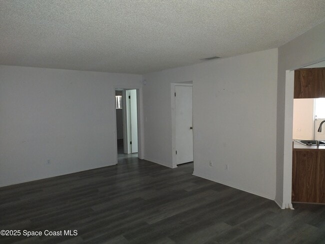 765 John Carroll Ln in Melbourne, FL - Foto de edificio - Building Photo