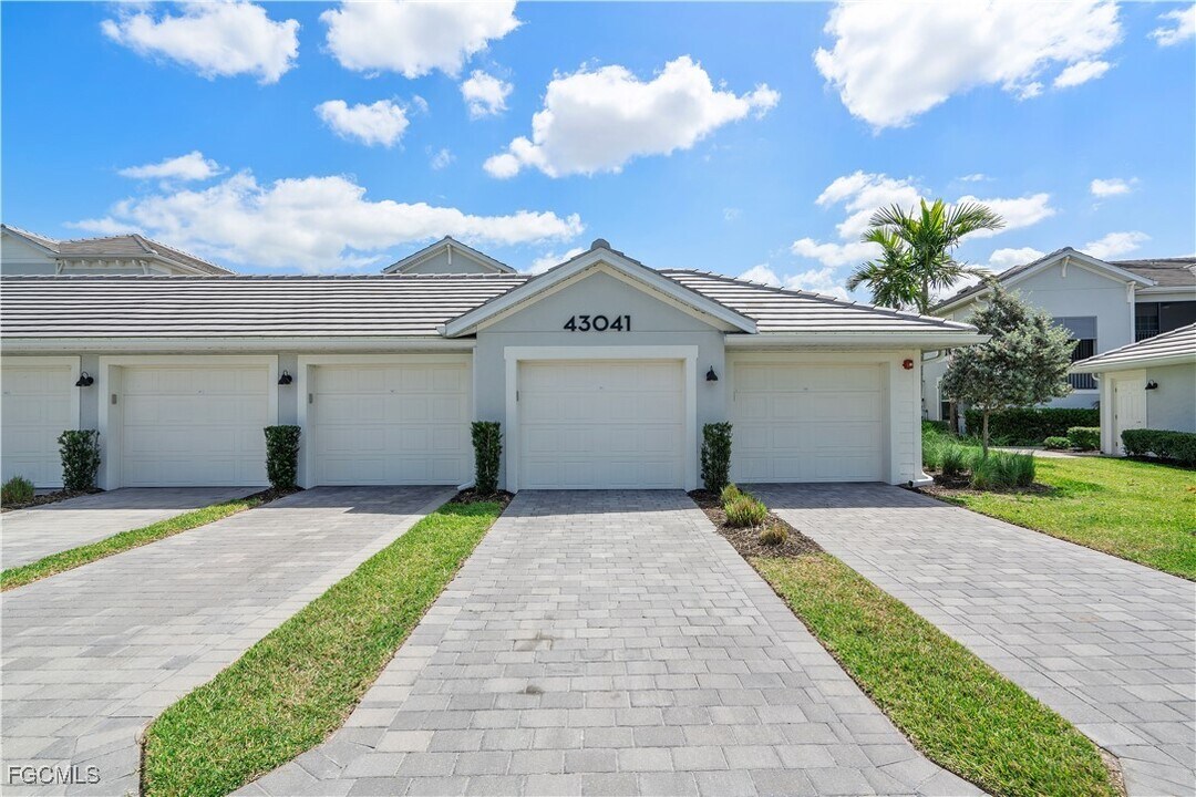 43041 Greenway Blvd in Punta Gorda, FL - Foto de edificio