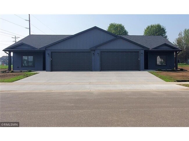 1230-1232 Wisteria Ln in New Richmond, WI - Building Photo - Building Photo