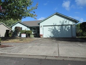 126 Independence Way in Independence, OR - Foto de edificio - Building Photo
