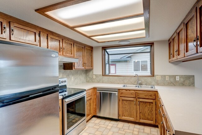 535 NW 7th Ave in Oak Harbor, WA - Building Photo - Building Photo