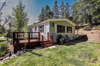57714 Juniper Way in Tygh Valley, OR - Building Photo - Building Photo