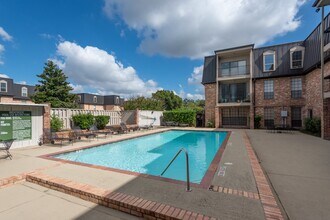 2400 N Braeswood Blvd in Houston, TX - Building Photo - Building Photo