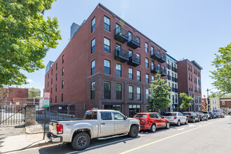 Reed Row in Washington, DC - Foto de edificio - Building Photo