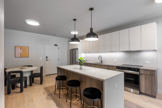 1706 Sherman Ave in Evanston, IL - Building Photo - Building Photo