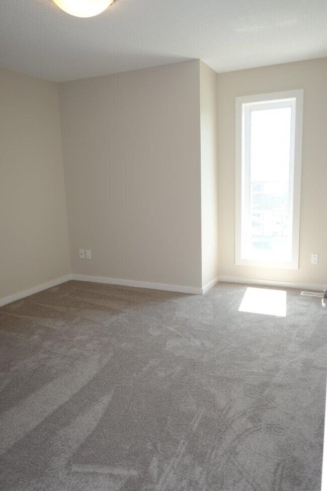 2908 151 Av NW in Edmonton, AB - Building Photo - Building Photo