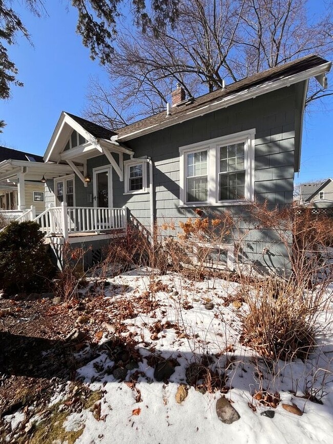 811 Hilldale Dr in Royal Oak, MI - Building Photo - Building Photo