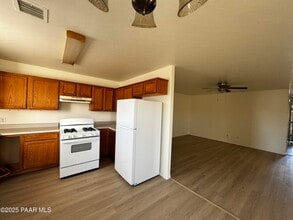 3335 N Yavapai Ct in Prescott Valley, AZ - Building Photo - Building Photo