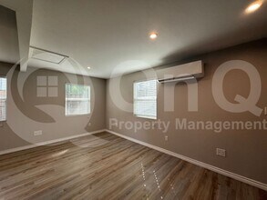 2519 N Garrett Ave in Dallas, TX - Building Photo - Building Photo
