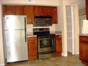 245 Seasons Pkwy in Norcross, GA - Building Photo - Building Photo