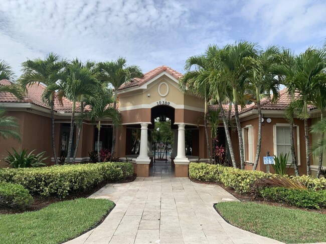 10318 Fox Trail Rd S, Unit 1411 in Royal Palm Beach, FL - Building Photo - Building Photo