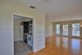 47 Sidonia Ave, Unit 47 in Coral Gables, FL - Building Photo - Building Photo