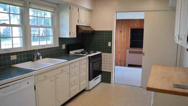 201 Warner Dr in Madison, WI - Building Photo - Building Photo