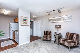Augusta Commons Apartments in Marietta, GA - Building Photo - Interior Photo