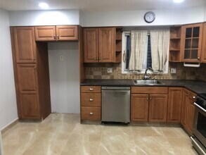 96 W 49th St in Bayonne, NJ - Building Photo - Building Photo