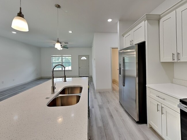 2660 W Gifford Ln in Citrus Springs, FL - Building Photo - Building Photo