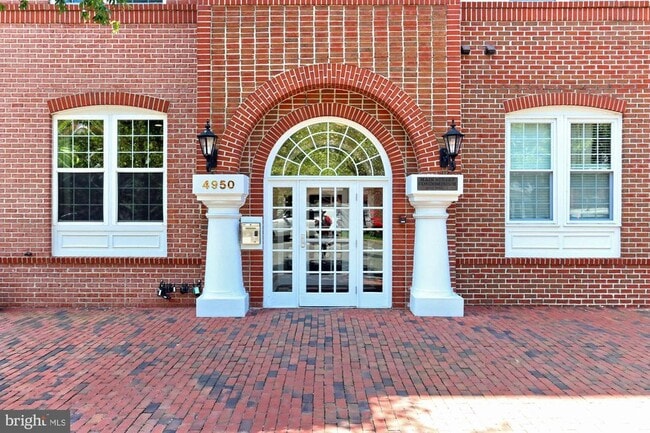 property at 4950 Brenman Park Dr