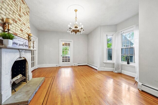 20 Willow St in Newton, MA - Building Photo - Building Photo