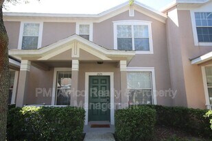 1575 Blue Magnolia Rd in Brandon, FL - Building Photo