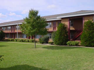 Heather Glenn Apartments in Rockford, IL - Building Photo