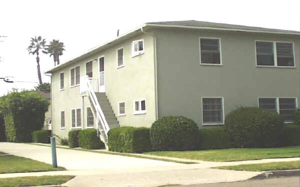 8 Units in Ventura in Ventura, CA - Foto de edificio - Building Photo