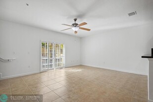 2512 SW 14th Ave in Fort Lauderdale, FL - Building Photo - Building Photo