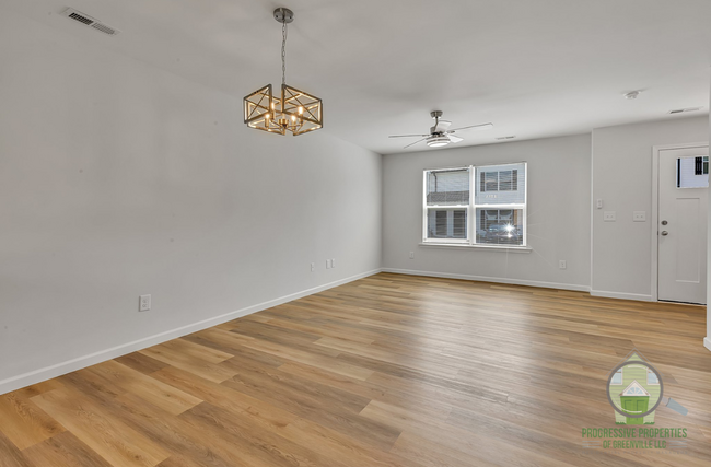 11 Wofford Rd in Taylors, SC - Building Photo - Building Photo