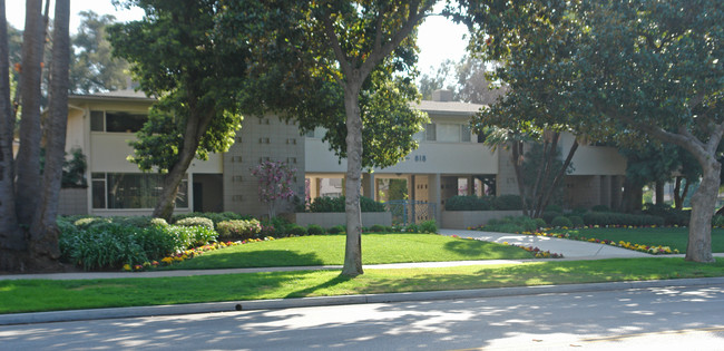 800-816 S Orange Grove Blvd in Pasadena, CA - Foto de edificio - Building Photo