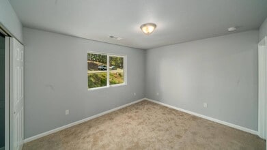 16378 Patricia Way in Grass Valley, CA - Foto de edificio - Building Photo