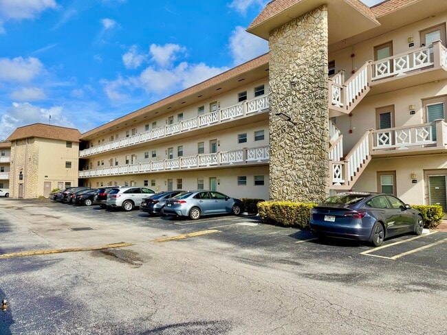 5181 W Oakland Park Blvd
