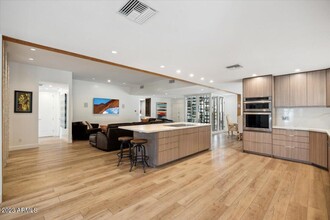 6842 N 72nd Pl in Scottsdale, AZ - Building Photo - Building Photo