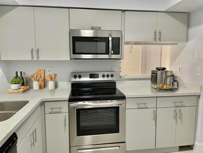 1971 NW 96th Terrace in Pembroke Pines, FL - Building Photo - Building Photo