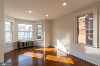 5003 Pine St in Philadelphia, PA - Building Photo - Building Photo