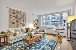 120 W 21st St in New York, NY - Building Photo