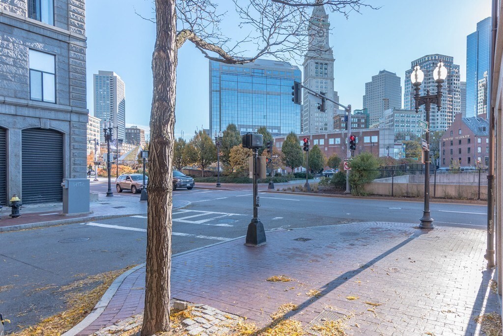 90 Commercial St, Unit 90 in Boston, MA - Foto de edificio