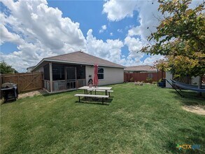 735 Spectrum Dr in New Braunfels, TX - Building Photo - Building Photo