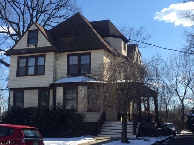 property at 288 Montgomery St