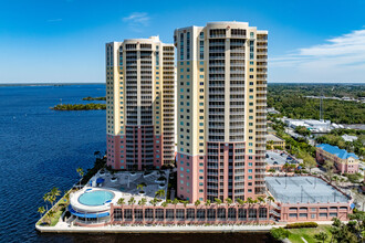 Riviera 2743 in Ft. Myers, FL - Foto de edificio - Building Photo