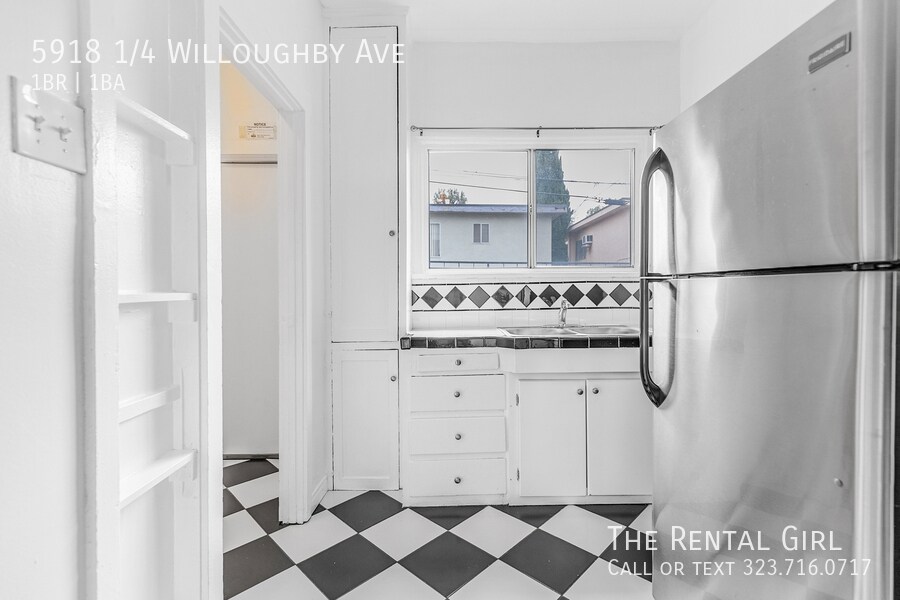 5918 1/4 Willoughby Ave in Los Angeles, CA - Building Photo