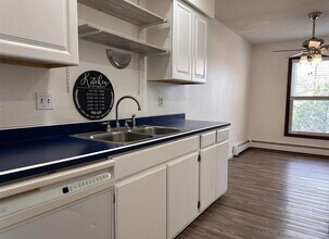 4500 S Poplar St in Casper, WY - Foto de edificio - Building Photo