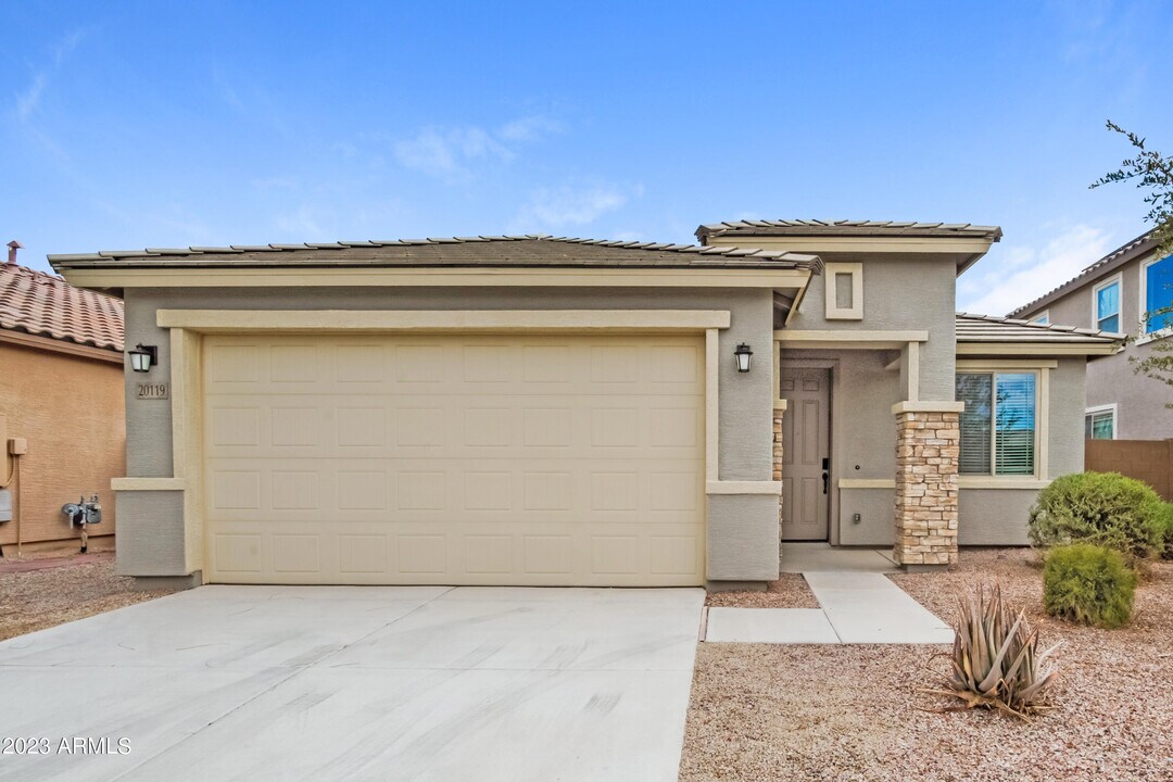 20119 W Buchanan St in Buckeye, AZ - Building Photo