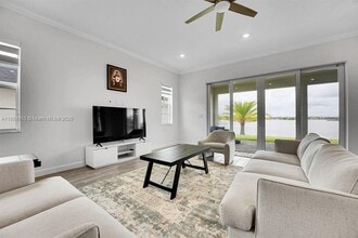 983 Hookline Cir in Loxahatchee, FL - Building Photo - Building Photo