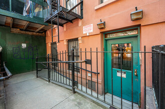 162 E 111th St in New York, NY - Building Photo - Building Photo