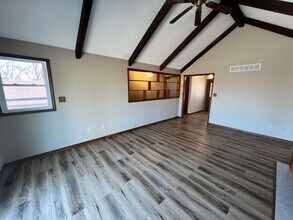 404 Palomino Cir in Raymore, MO - Building Photo - Building Photo