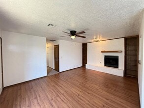 1109 Dustin Dr in Edmond, OK - Building Photo - Building Photo