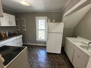 238 Travis St NE in Grand Rapids, MI - Building Photo - Building Photo