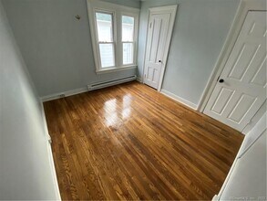 15 Bradley St in Naugatuck, CT - Building Photo - Building Photo