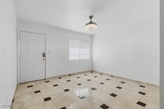 3760 Briarwood Ave in Las Vegas, NV - Building Photo - Building Photo
