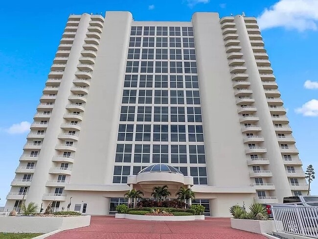 2545 S Atlantic Ave, Unit 907 in Daytona Beach, FL - Foto de edificio - Building Photo