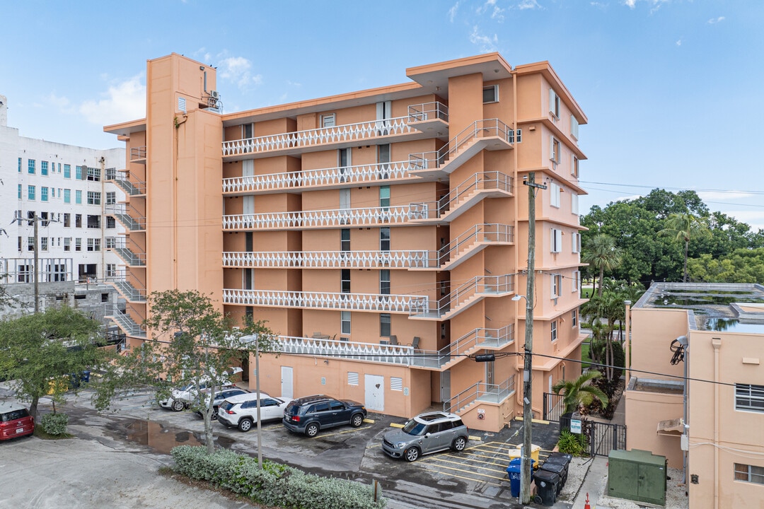Gulstream of Lake Worth in Lake Worth, FL - Building Photo
